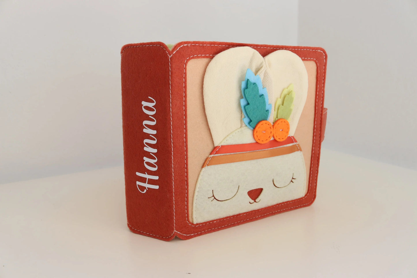 Mini Quiet Book Hase, personalisiert, Seitenansicht